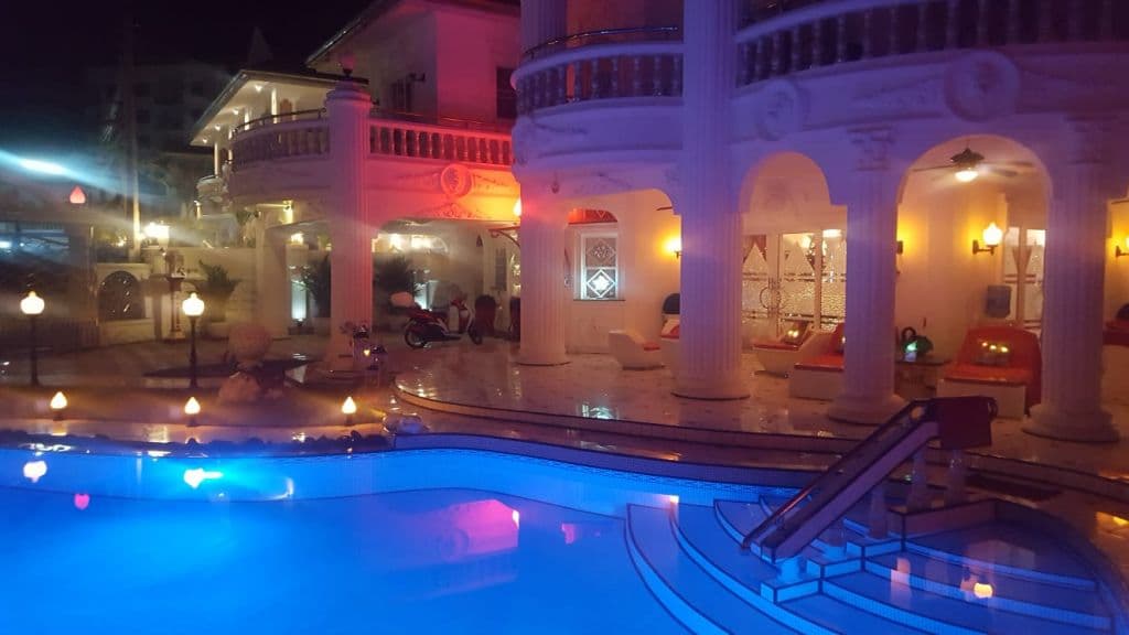 EMPIRELAND Luxury Pool Villa Pattaya Walking Street — thumbnail 6