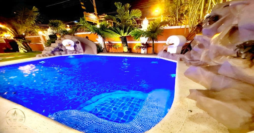 IZZYLAND Luxury Pool Villa Pattaya Walking Street — photo 1