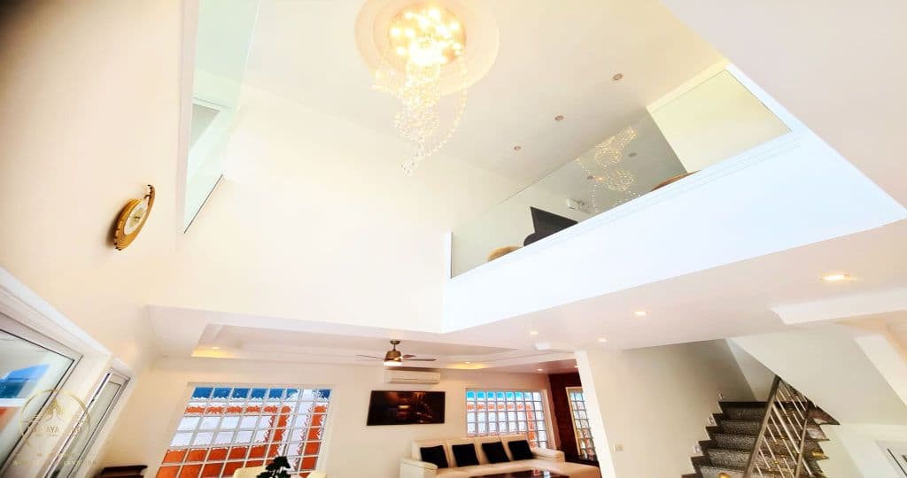 IZZYLAND Luxury Pool Villa Pattaya Walking Street — photo 10