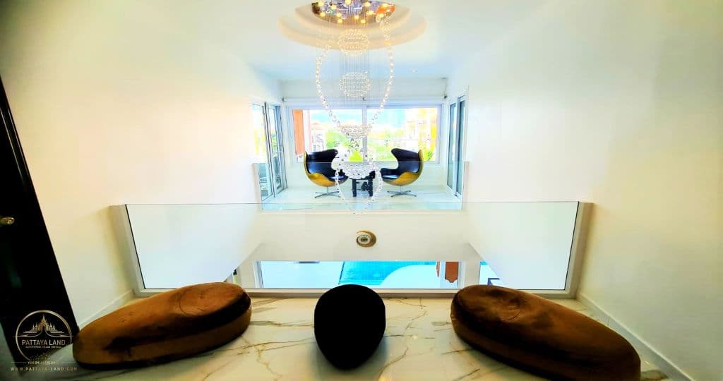 IZZYLAND Luxury Pool Villa Pattaya Walking Street — photo 11
