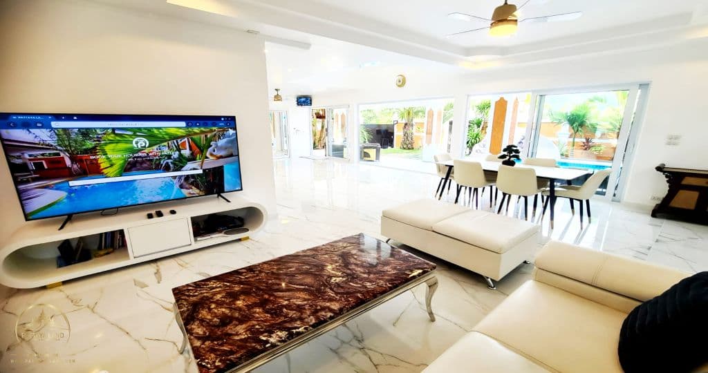 IZZYLAND Luxury Pool Villa Pattaya Walking Street — photo 15
