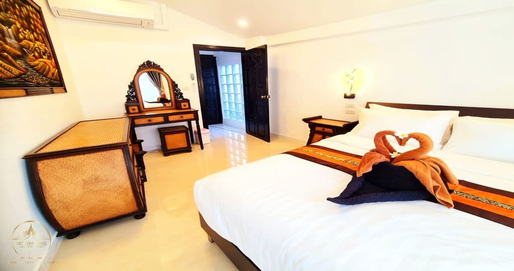 IZZYLAND Luxury Pool Villa Pattaya Walking Street — photo 29