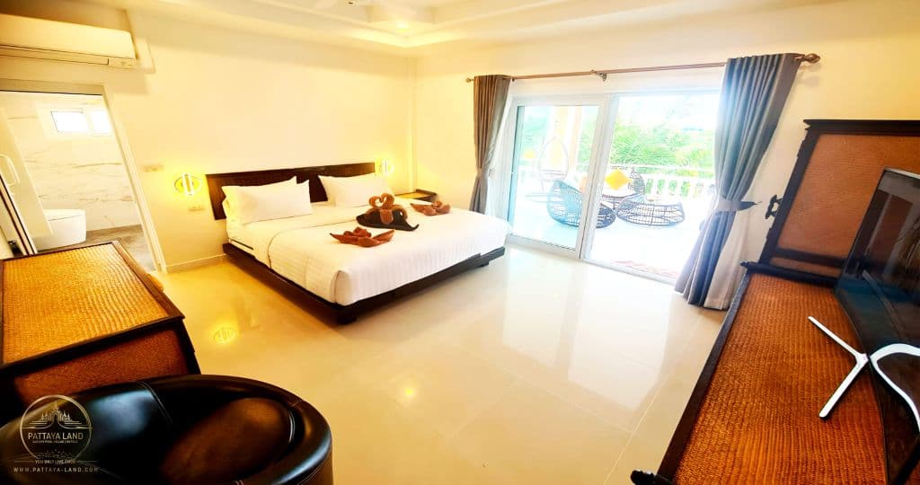 IZZYLAND Luxury Pool Villa Pattaya Walking Street — photo 33