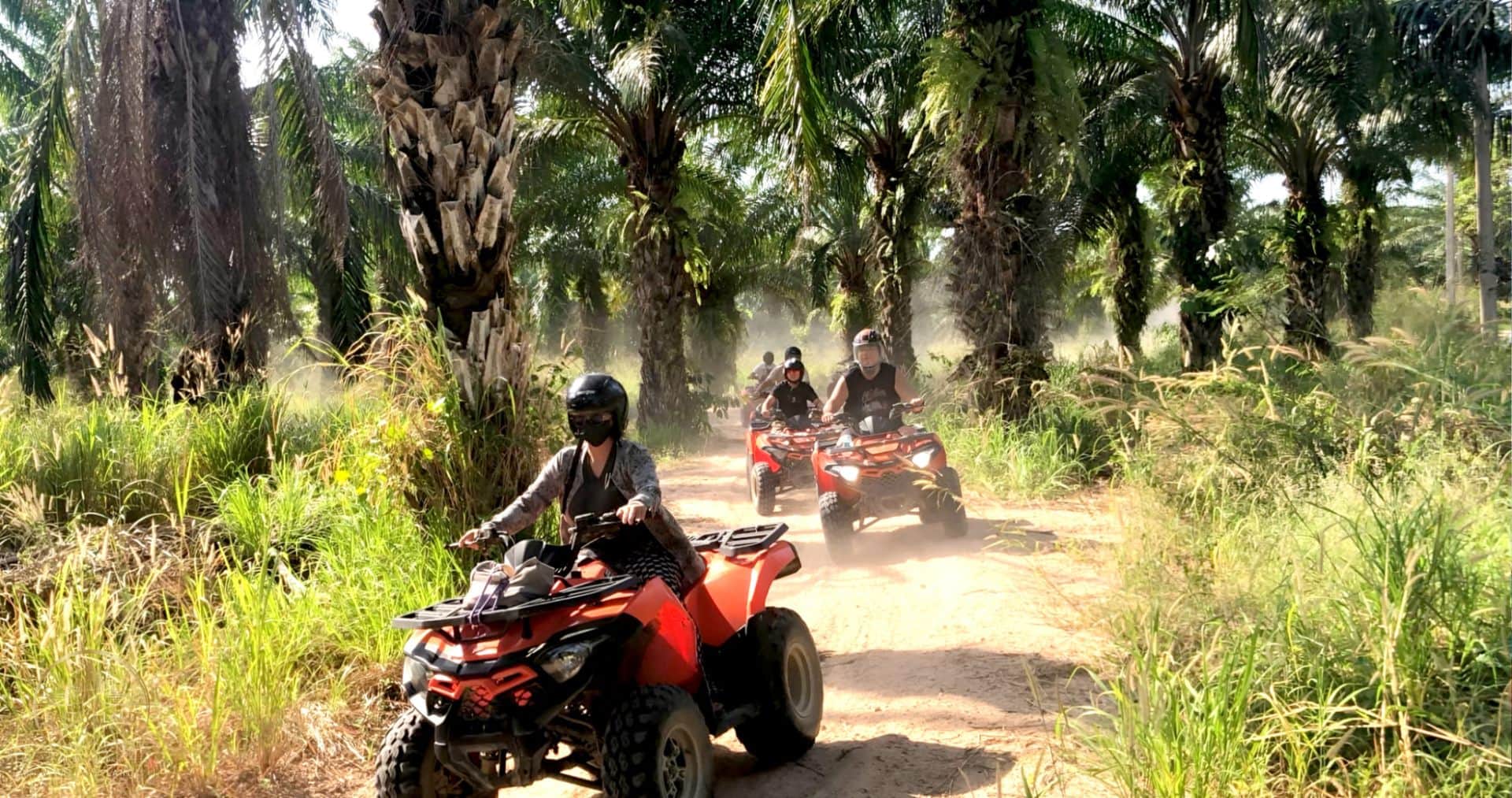 VTT au bord du lac à Pattaya