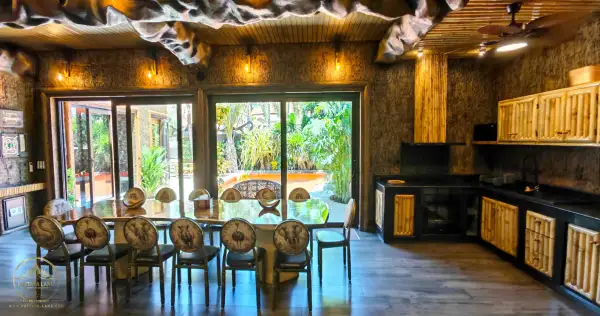 https://www.pattayaland.com/medias/article/medium/1023/manjiland-luxury-pool-villa-pattaya-37.jpg