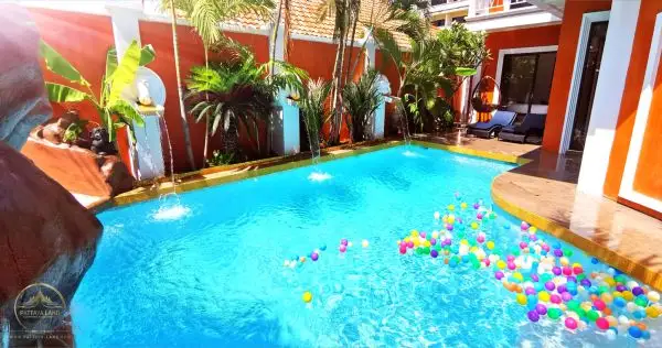 TUCHELAND Luxury Pool Villa Pattaya Walking Street
